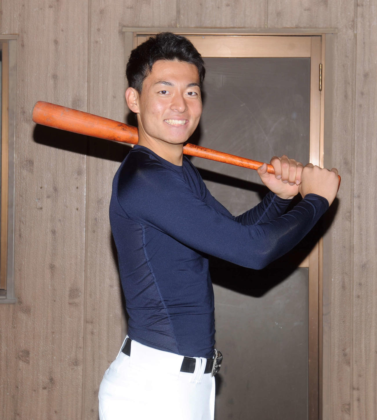中大に合格し、笑顔の磐田東・山下