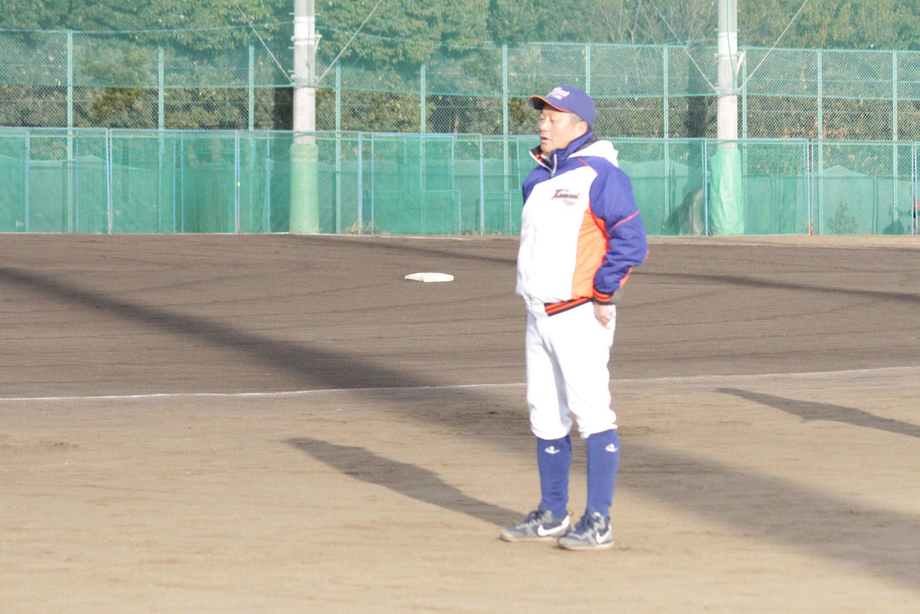 阪神・淡路大震災から26年たち、神戸国際大付・青木監督は練習前のミーティングで選手に当時の話をして日常の尊さを説いた