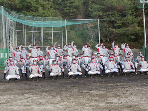 甲子園初出場を喜ぶ京都国際ナイン