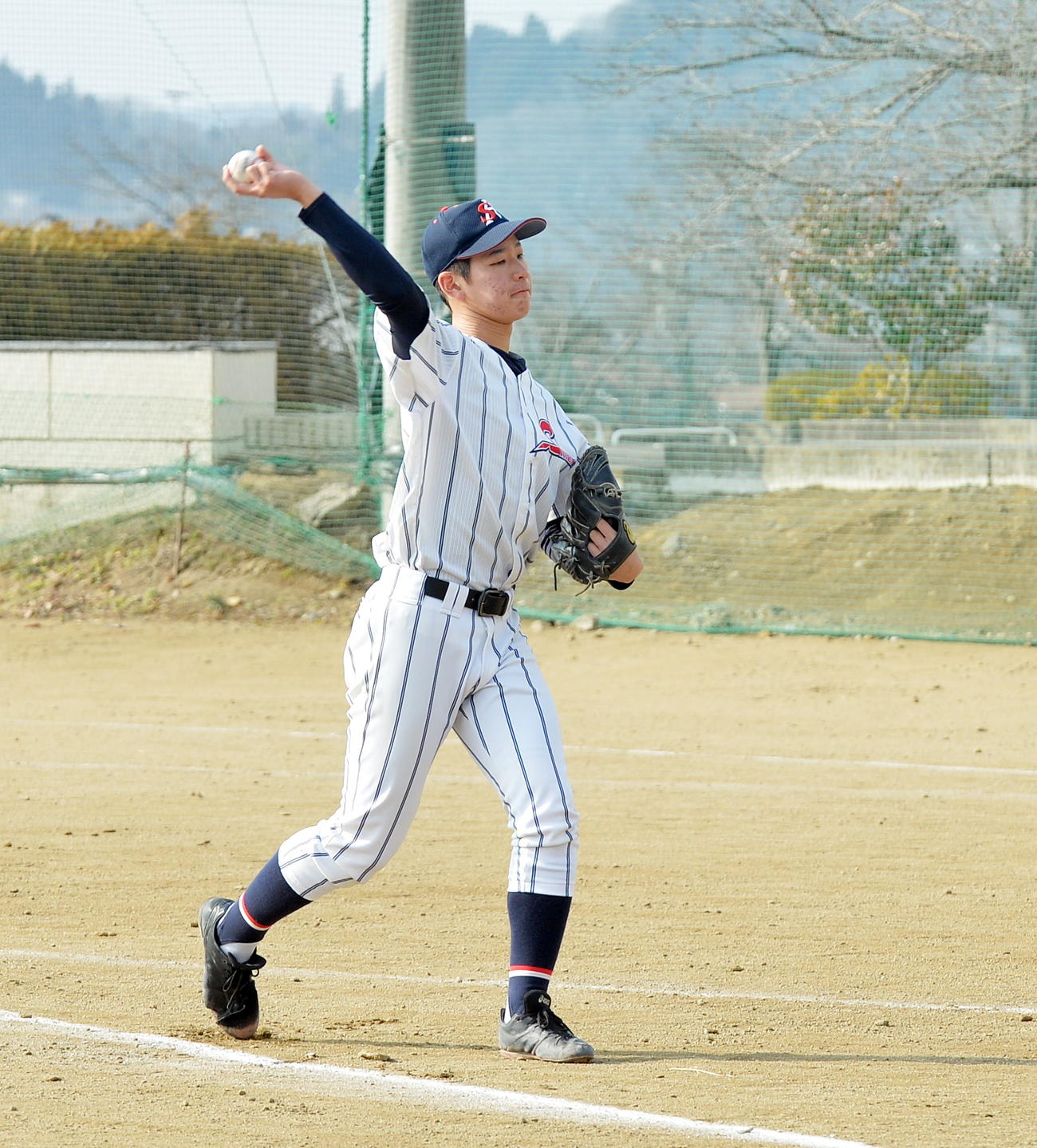 キャッチボールする柴田のエース谷木（撮影・佐藤究）
