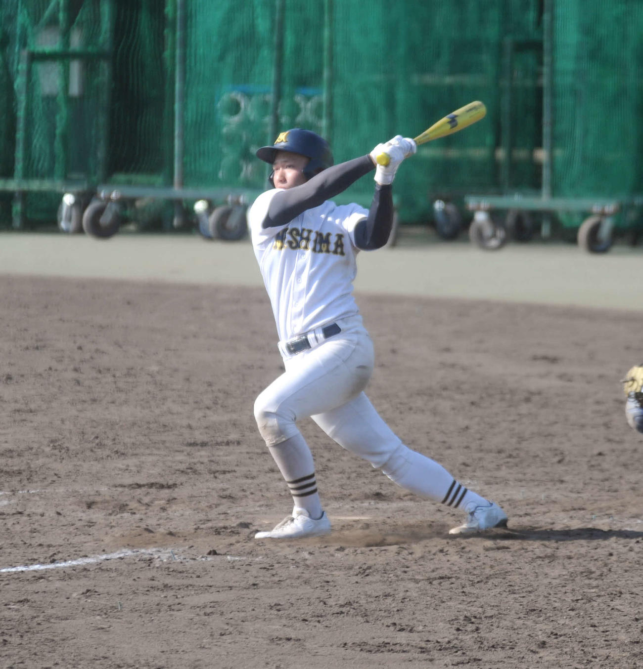 紅白戦で2安打を放ち、レギュラー取りへアピールをする三島南の伊藤侍玄