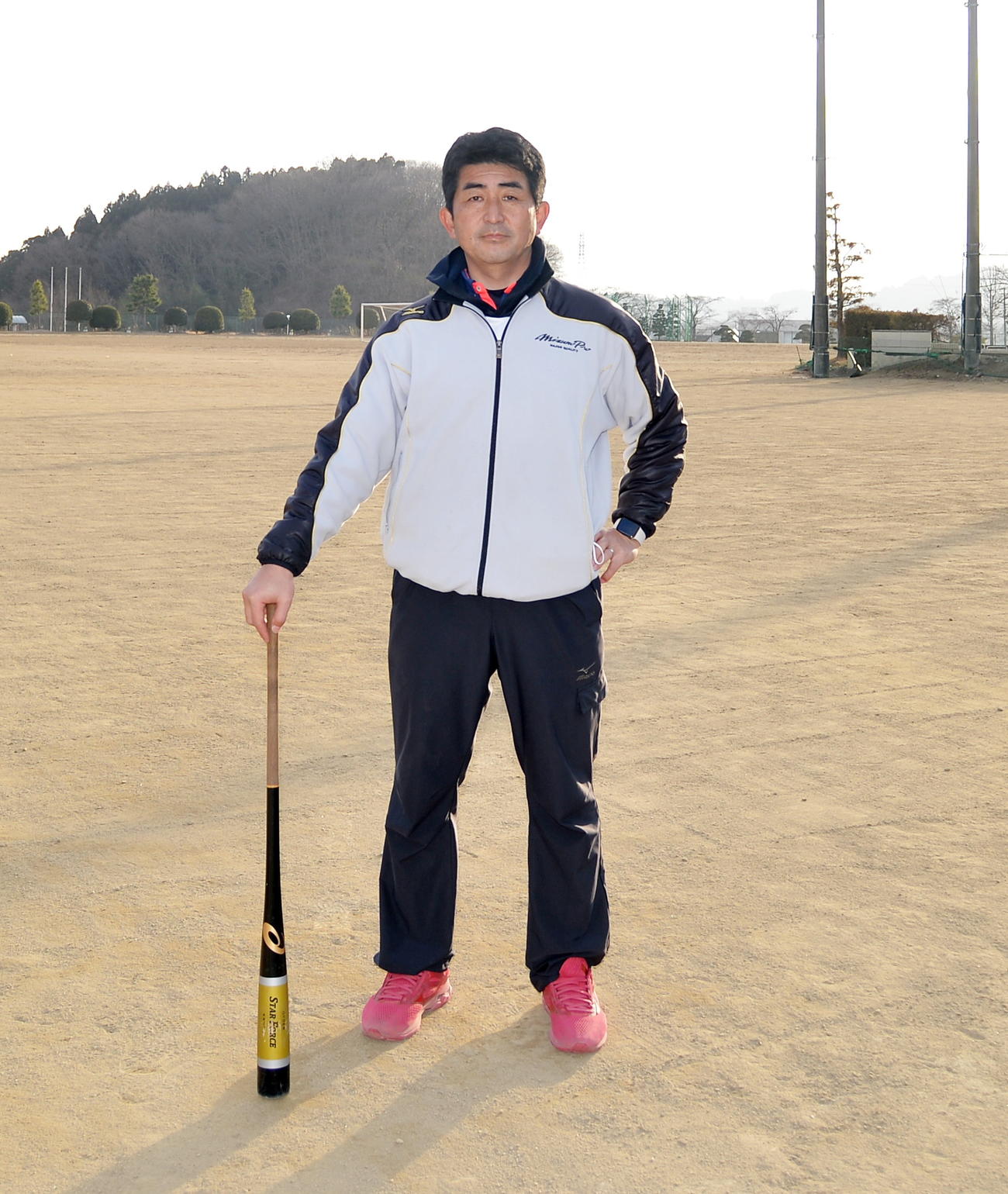 自身にとっても初甲子園に乗り込む柴田・平塚監督（撮影・佐藤究）