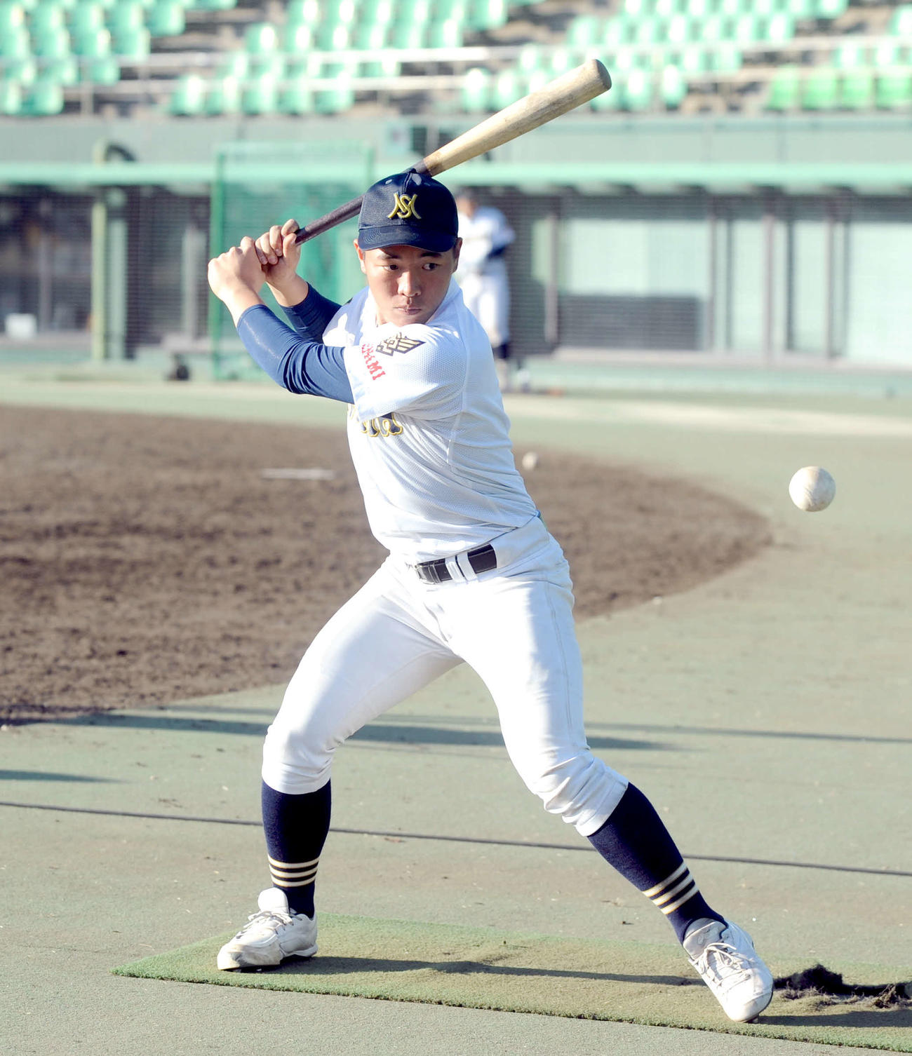 甲子園で公式戦初安打を狙う三島南の稲村