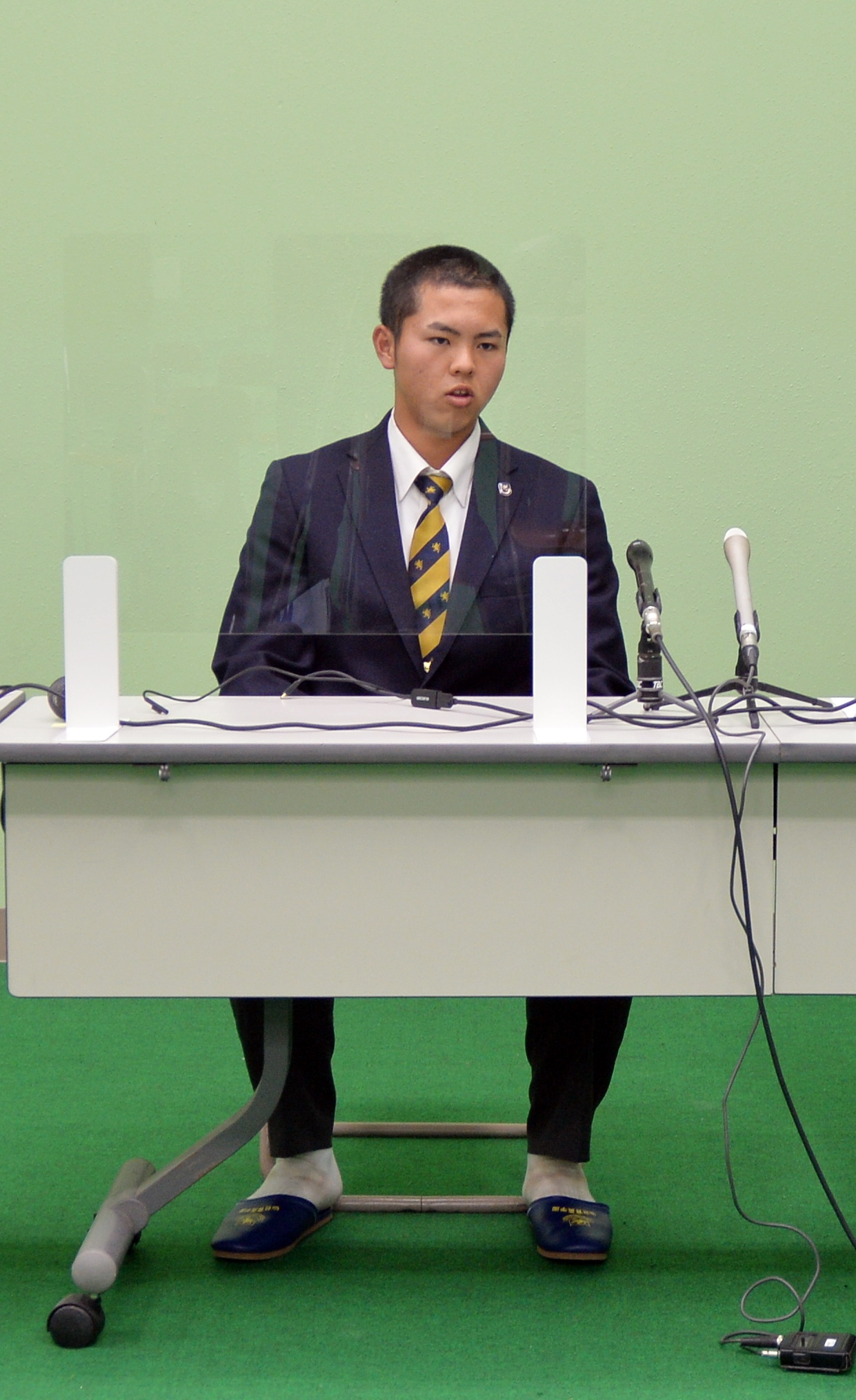 選手宣誓での意気込みを話す仙台育英・島貫（撮影・佐藤究）