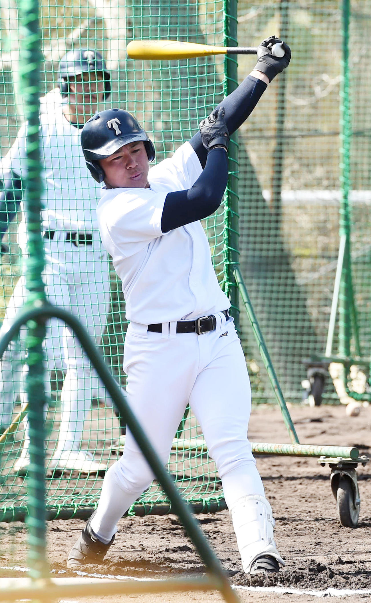 打撃練習を行う大阪桐蔭・池田（撮影・前岡正明）