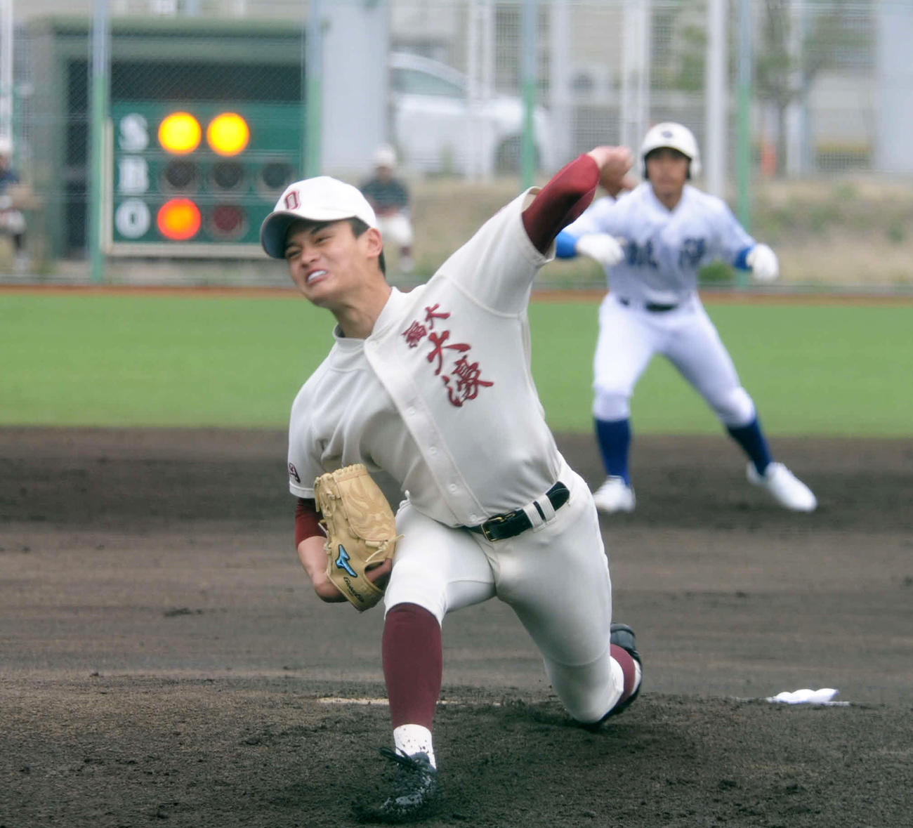 福岡大大濠先発の毛利海大投手（撮影・浦田由紀夫）