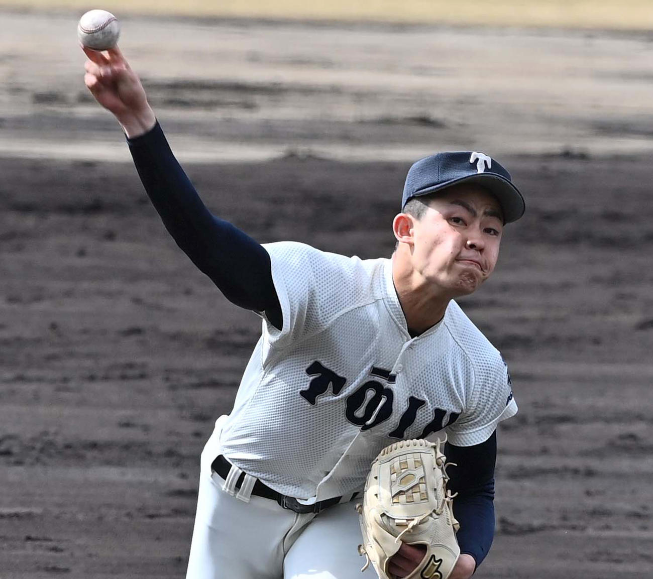 京都外大西戦の5回から登板した大阪桐蔭・関戸は完封リレーを決める（撮影・上田博志）