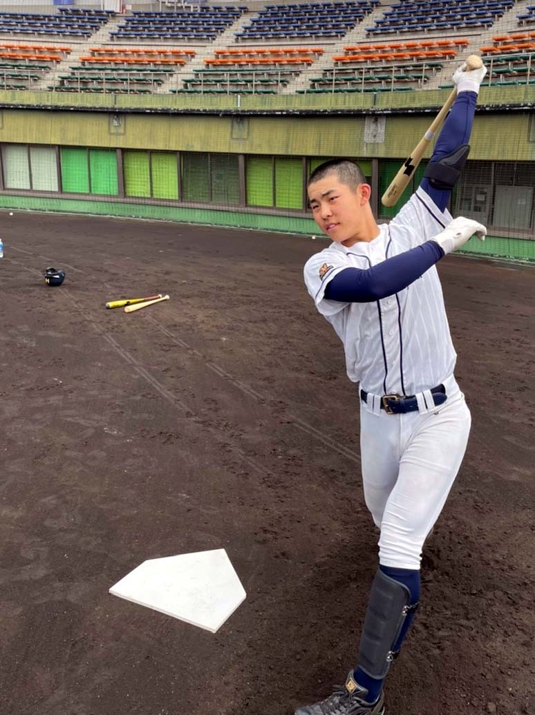 阪神佐藤を参考に打撃強化中の北海・江口（北海高校提供）