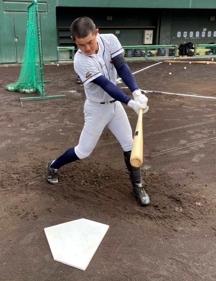 阪神佐藤を参考に打撃強化中の北海・江口（北海高校提供）