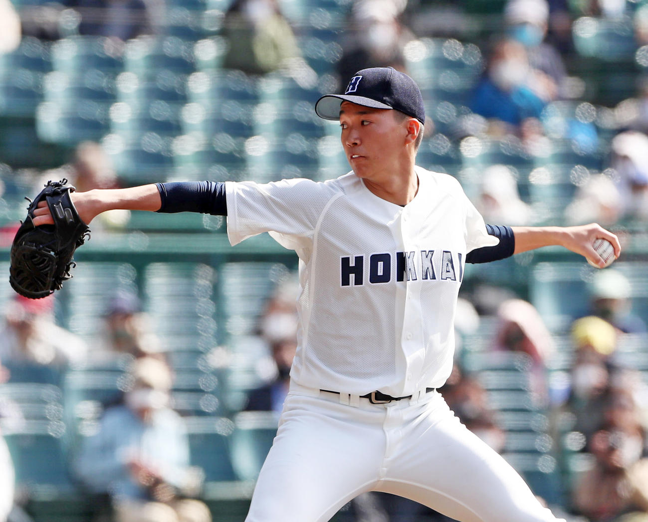 神戸国際大付戦に先発する北海・木村（撮影・加藤哉）