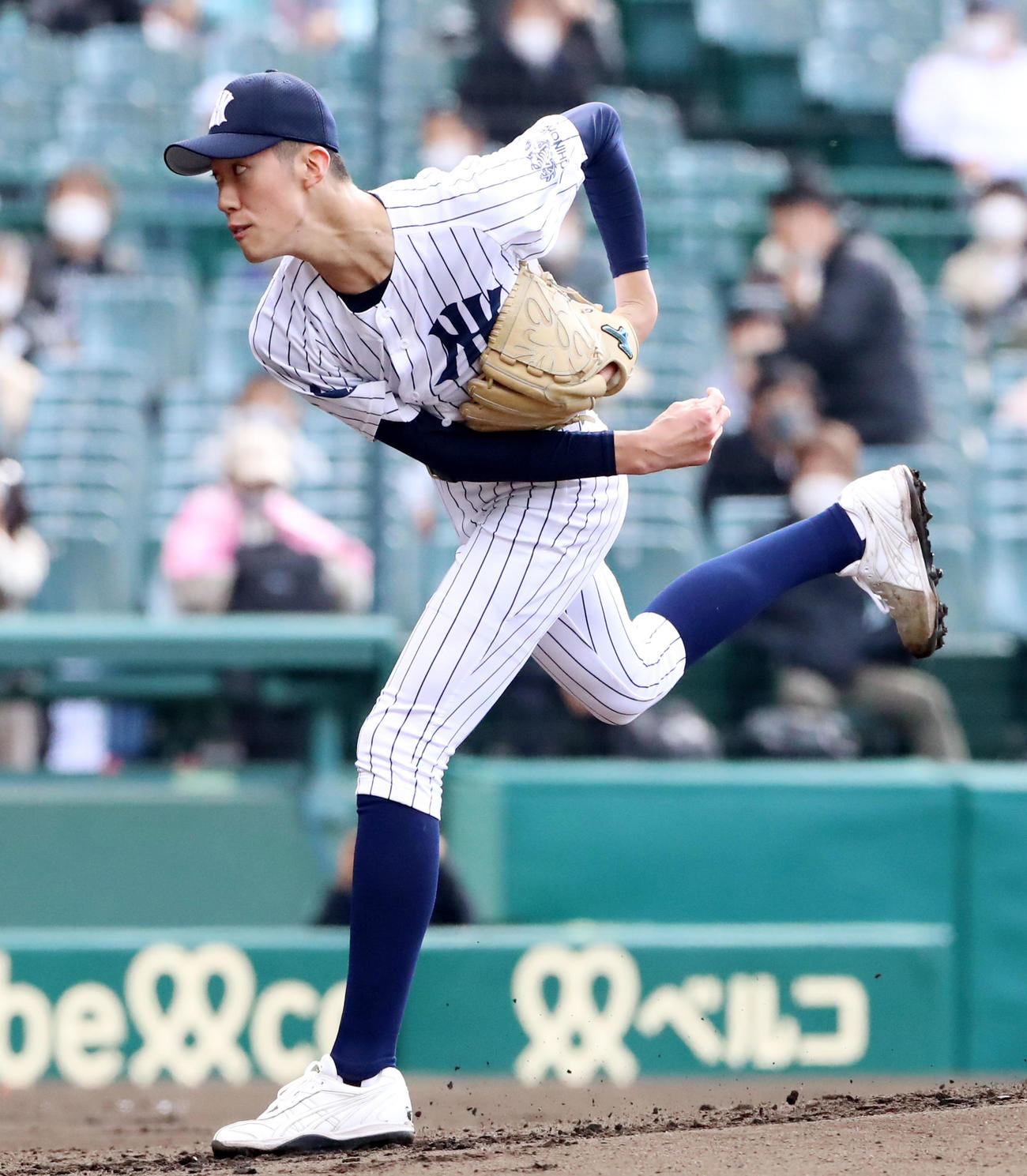 八戸西対具志川商　具志川商戦に先発する福島（撮影・加藤哉）