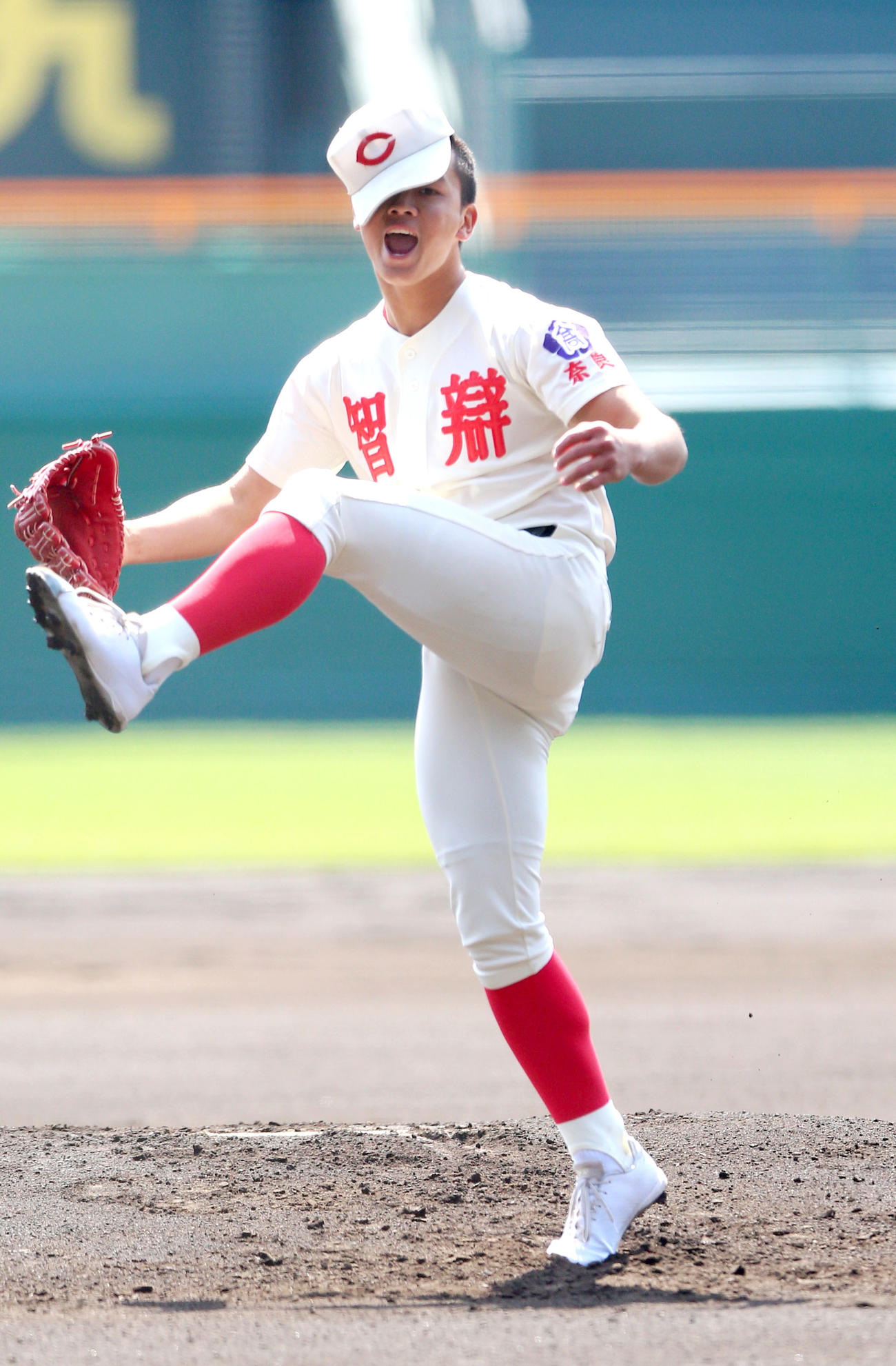 大阪桐蔭対智弁学園　智弁学園先発の西村（撮影・上山淳一）