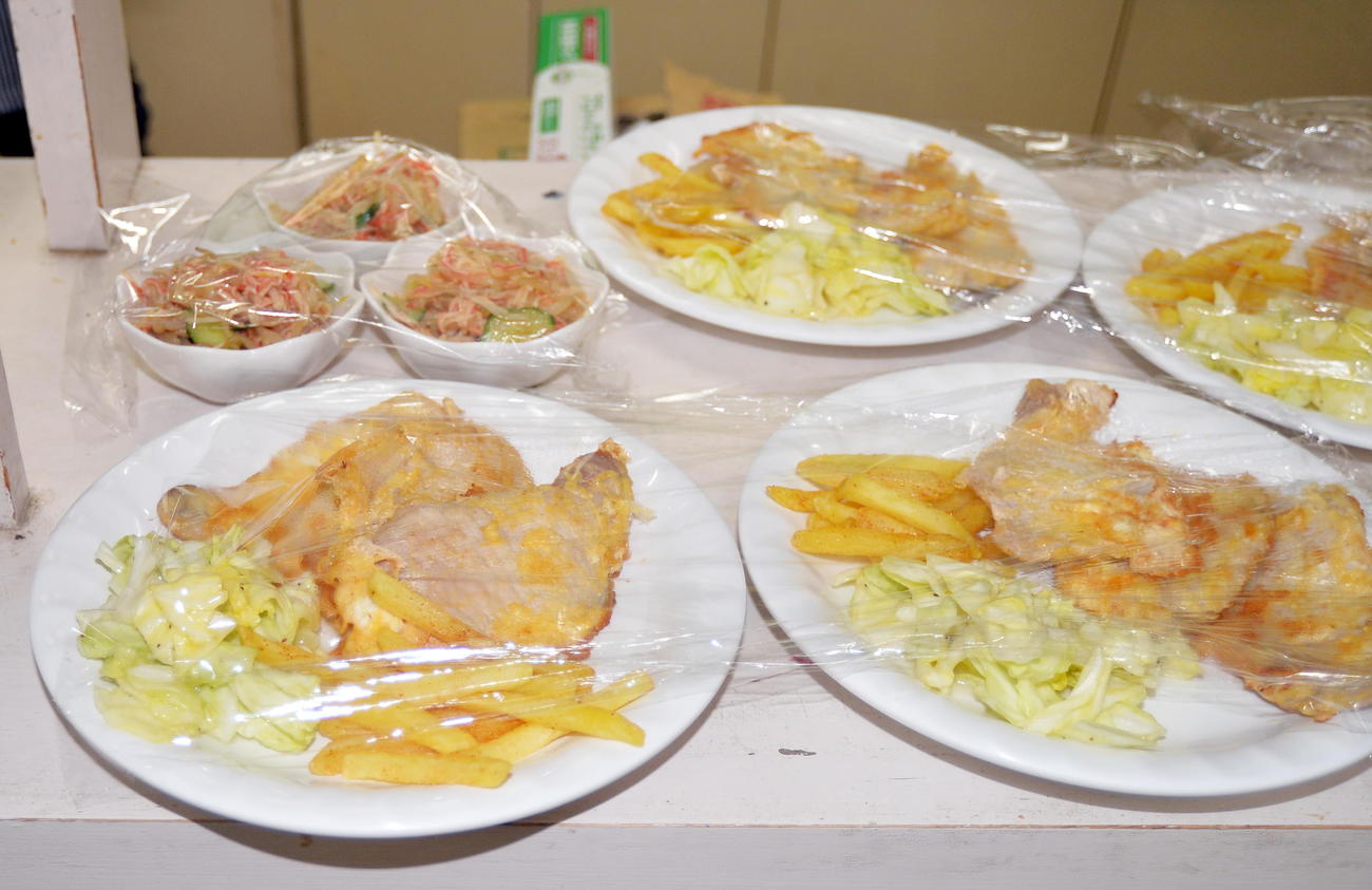 選手が食事する夕食の一品（撮影・佐藤究）