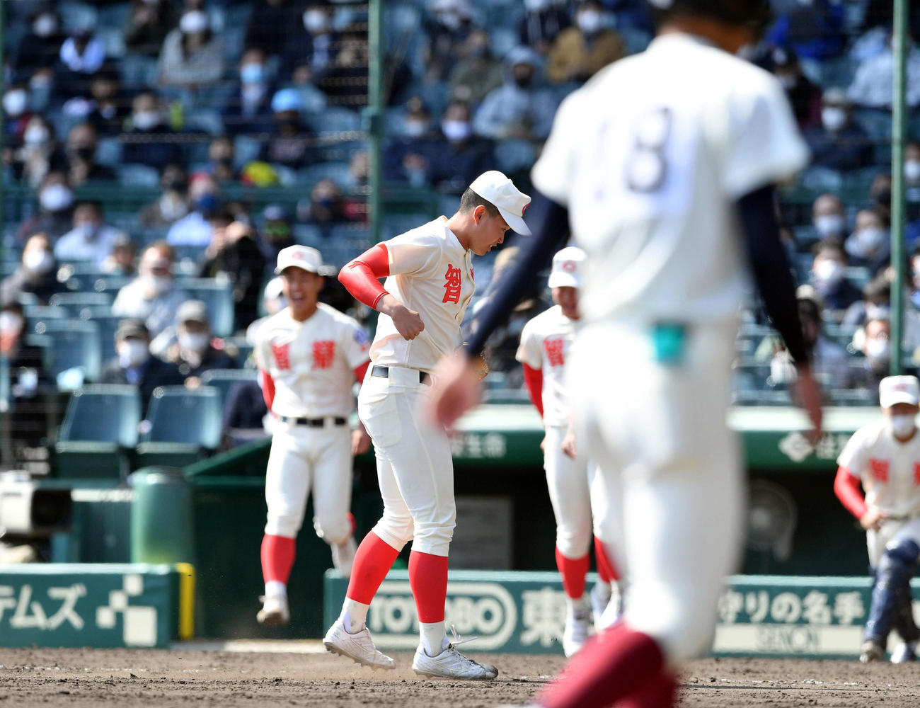大阪桐蔭対智弁学園　大阪桐蔭に勝利しガッツポーズする智弁学園・小畠（撮影・滝沢徹郎）