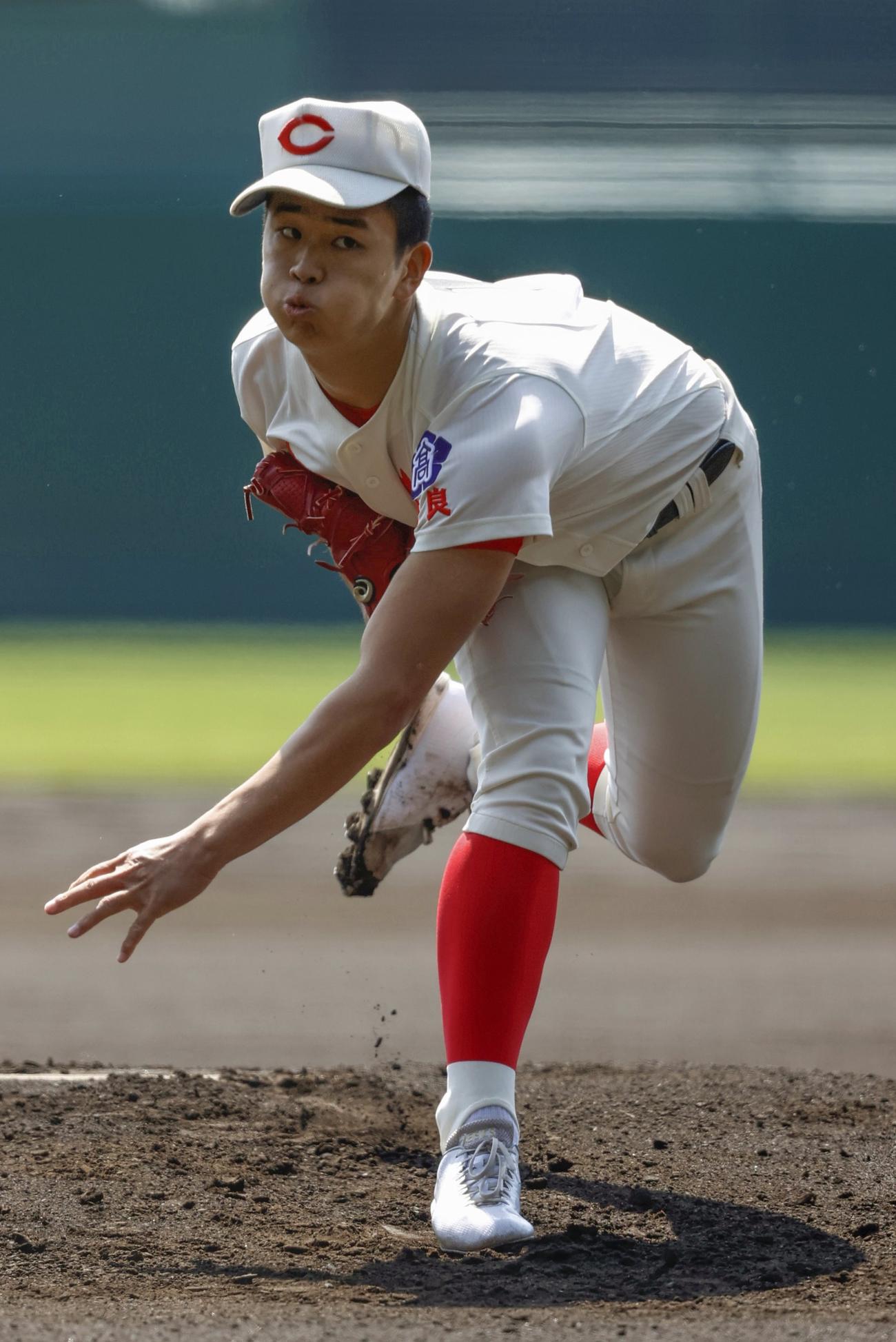 大阪桐蔭戦に先発した智弁学園・西村（共同）