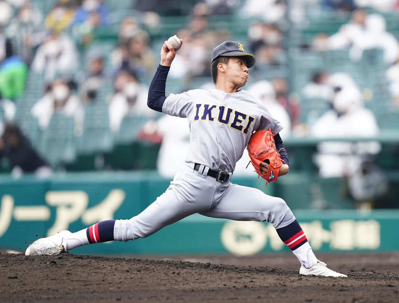 神戸国際大付対仙台育英　7回から2番手として登板した仙台育英・渋谷（撮影・菅敏）