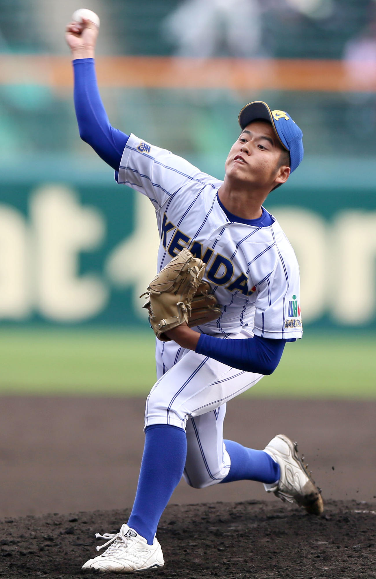 天理対健大高崎　2回、健大高崎先発の野中に代わって今仲が登板する（撮影・上山淳一）