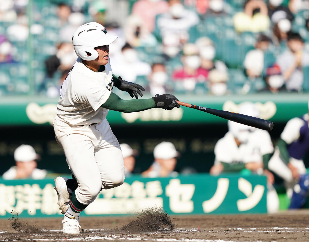 明豊対市和歌山　6回裏市和歌山2死二塁、中前に適時打を放つ松川（撮影・菅敏）