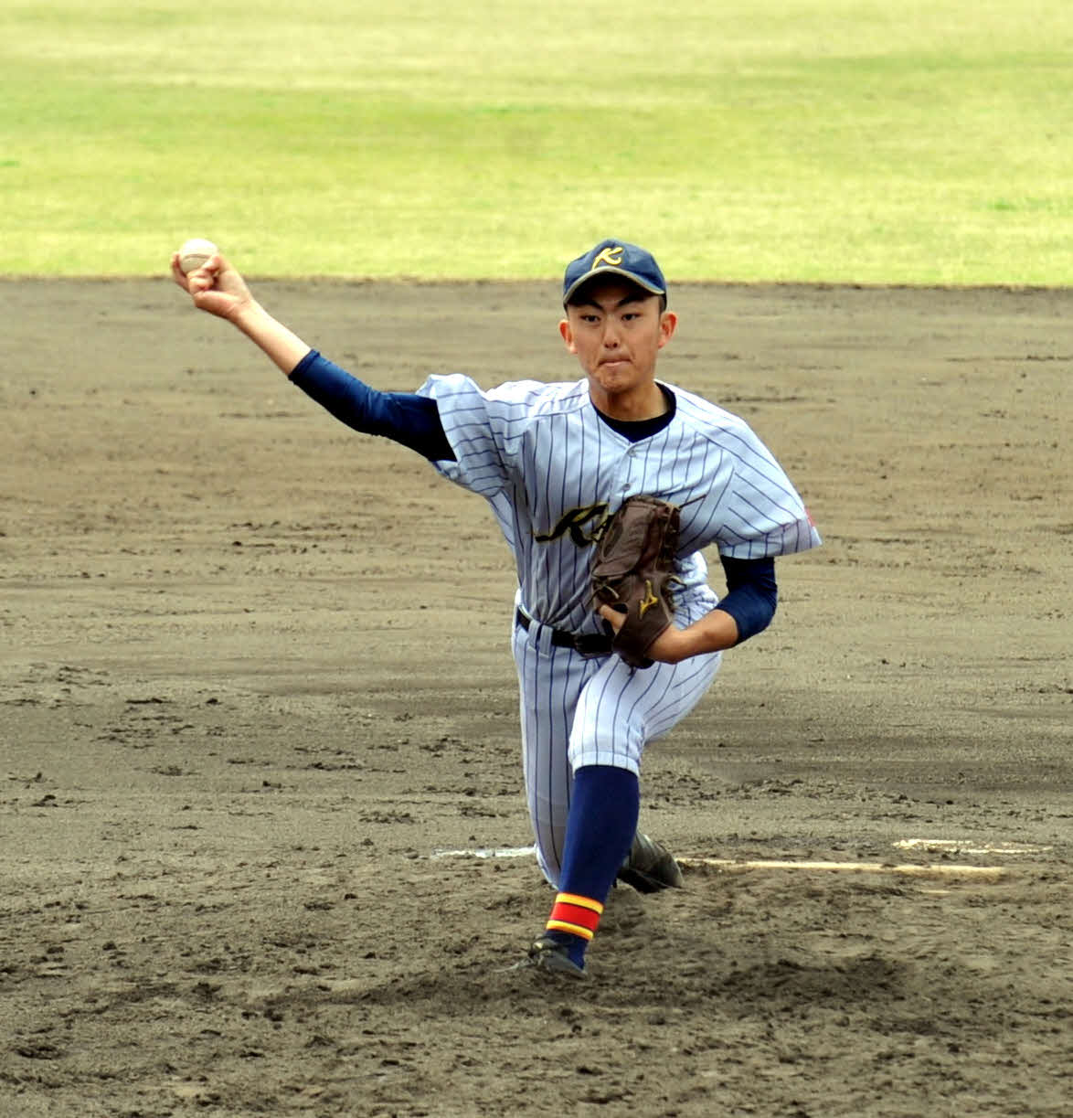 2番手で好投した加藤学園・石山