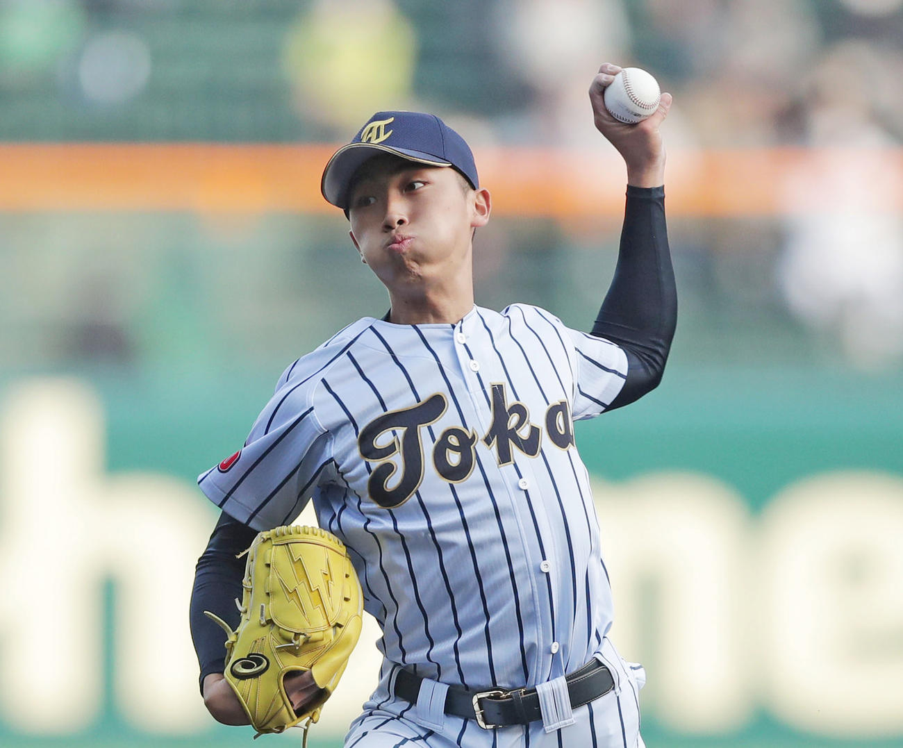 東海大菅生先発の本田（撮影・前田充）