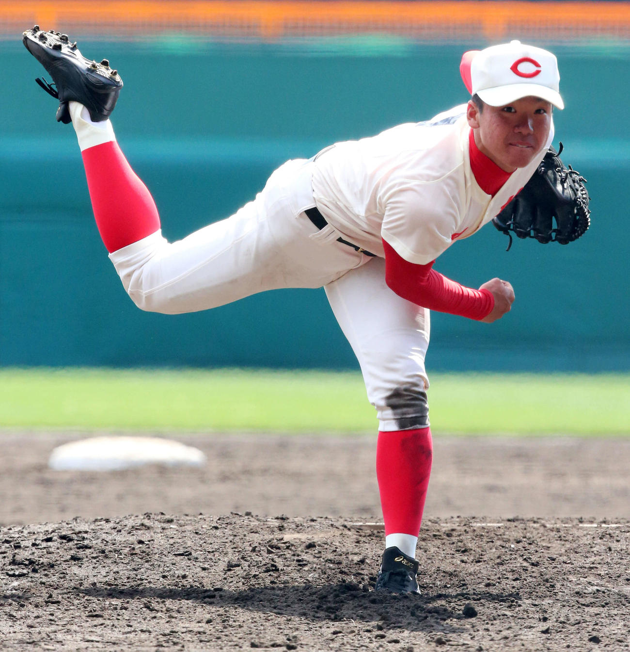 16年のセンバツ・福井工大福井との試合で完封勝利を挙げた智弁学園・村上（16年3月20日撮影）