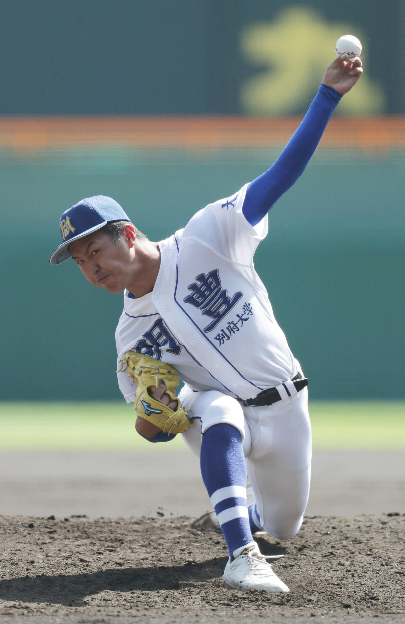 明豊対中京大中京　力投する明豊先発の太田（撮影・前田充）