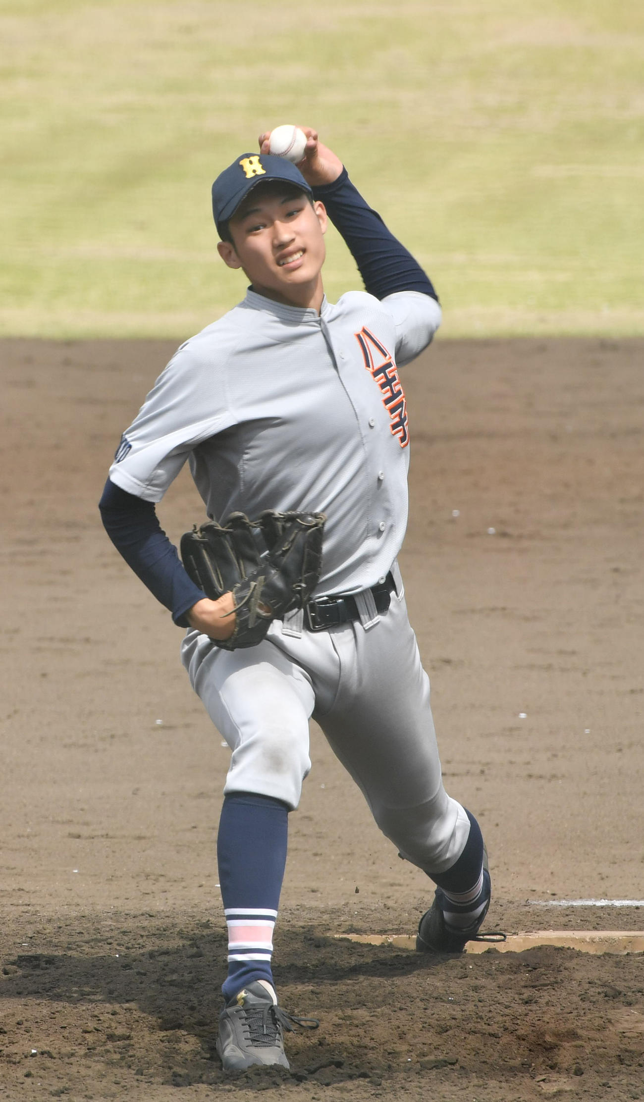 小平西対八王子学園八王子　7回から登板した八王子学園八王子・羽田は3者三振に仕留める（撮影・柴田隆二）