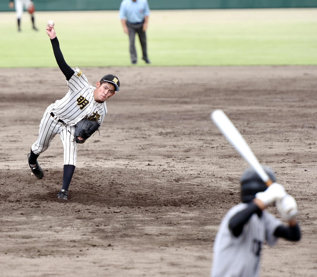 昨年9月、秋季秋田県大会で力投する風間