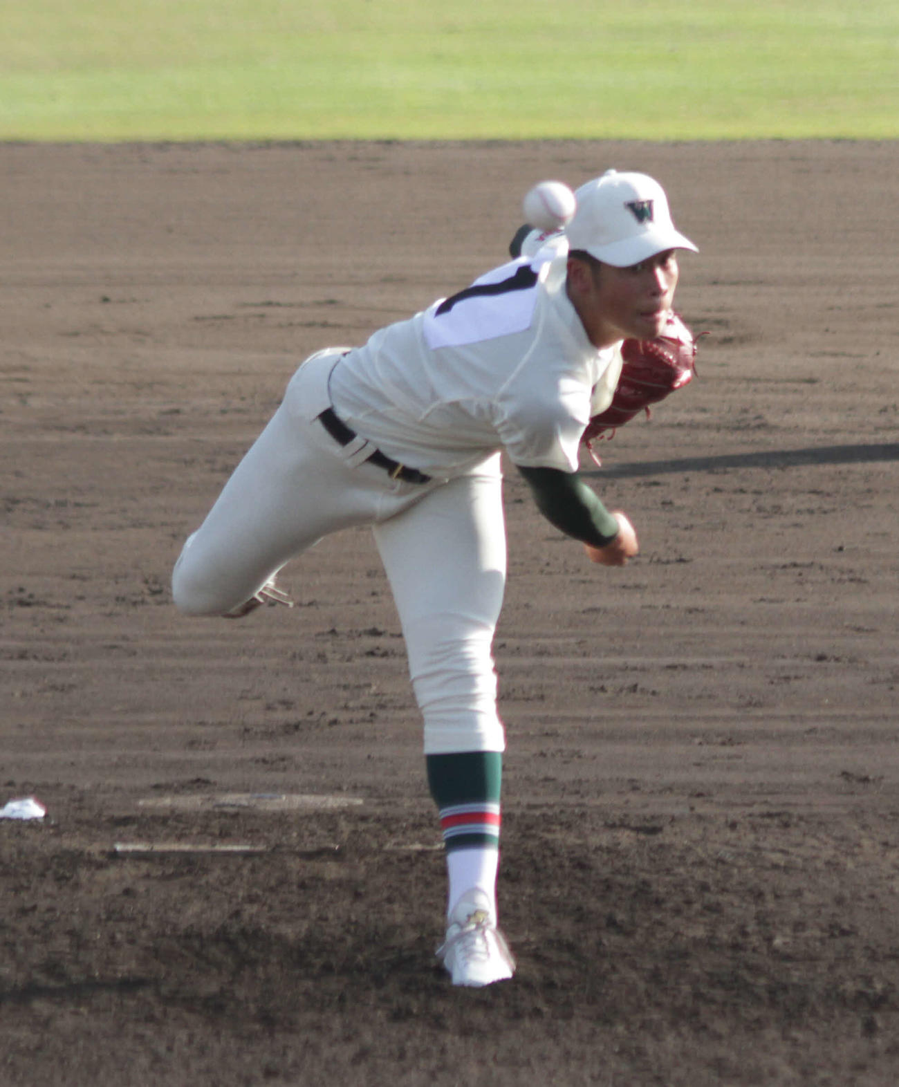 6回から登板し力投を見せた市和歌山・小園健太（撮影・酒井俊作）