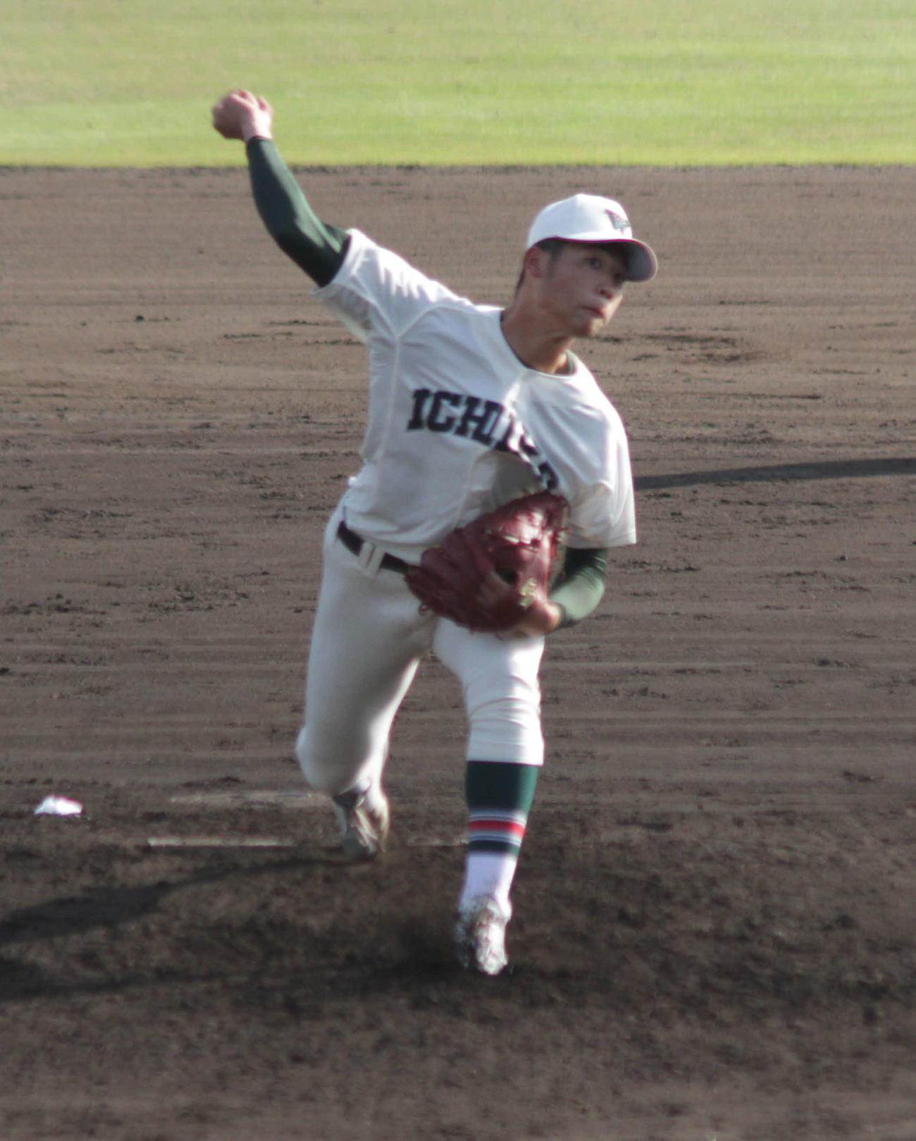 6回から登板し力投を見せた市和歌山・小園健太（撮影・酒井俊作）