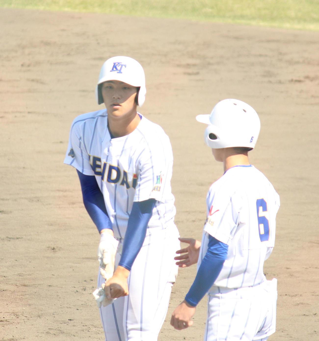 安中総合対高崎健康福祉大高崎　3打数3安打3打点を挙げた高崎健康福祉大高崎・森川（撮影・保坂恭子）