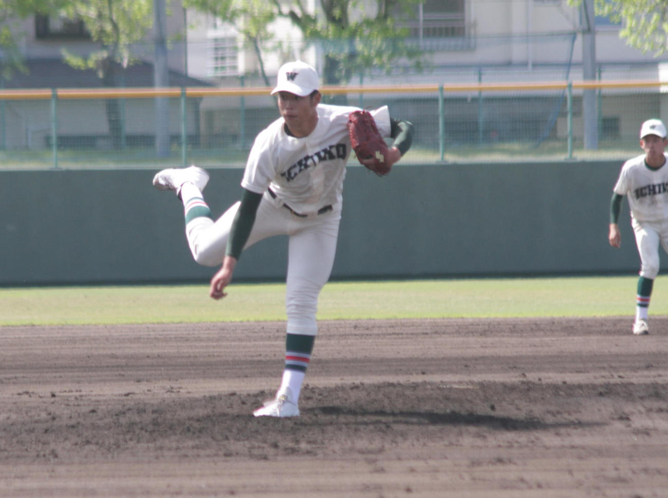 市和歌山のエース小園健太投手は5回から救援して5イニングを9奪三振無失点の快投を見せた