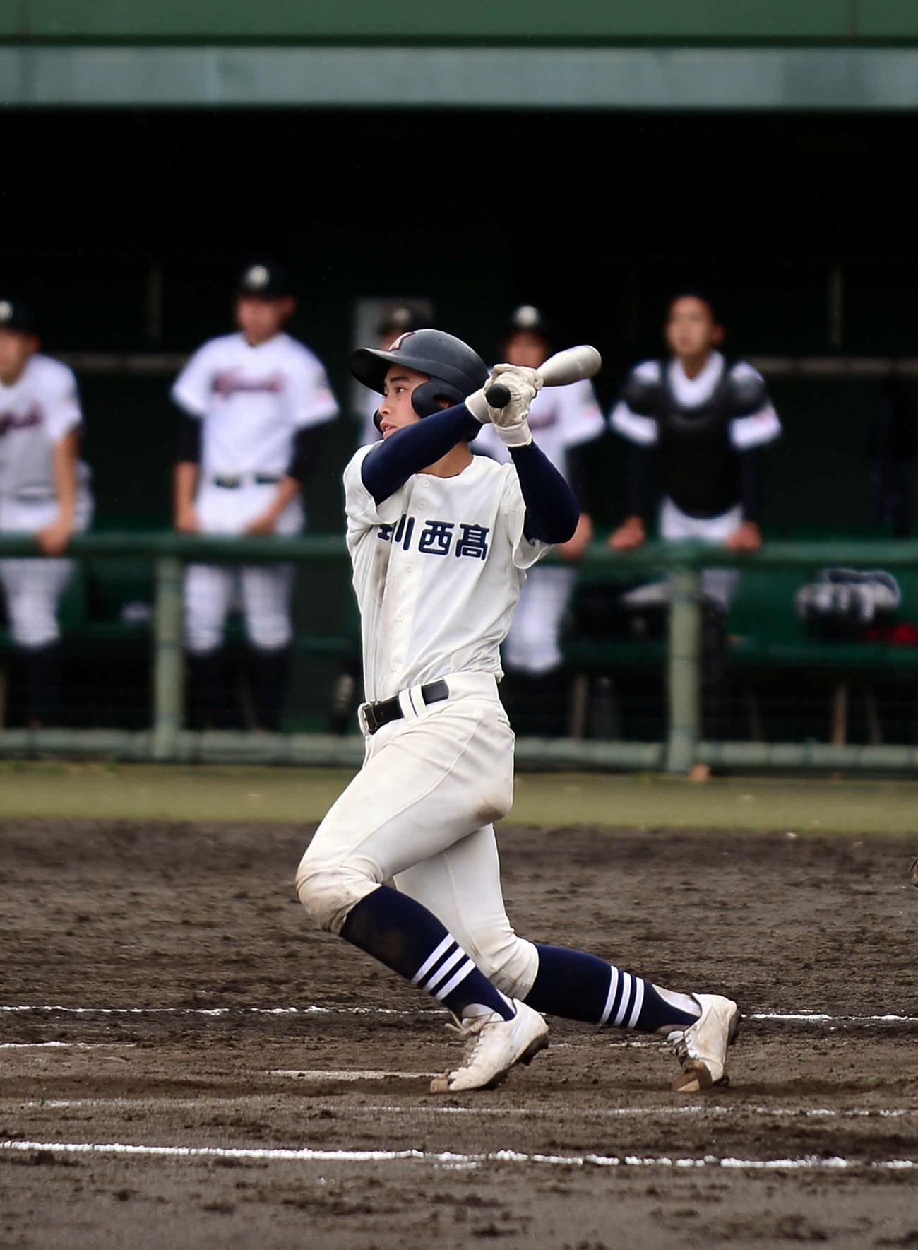 同点の7回裏2死二塁、決勝の左中間適時三塁打を放つ掛川西・河原崎