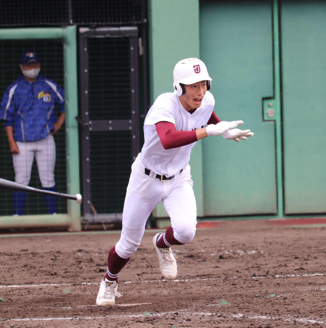 9回裏、2死満塁からサヨナラの右前適時打を放った常総学院の中村（撮影・保坂淑子）