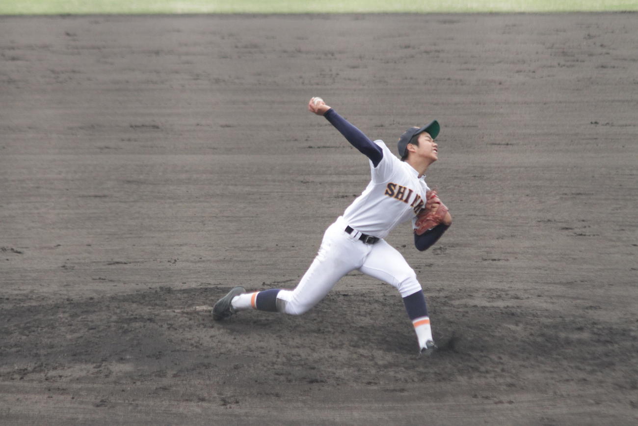 神港学園のエース加藤大投手が3試合連続完封で24年ぶりの春県制覇を達成した