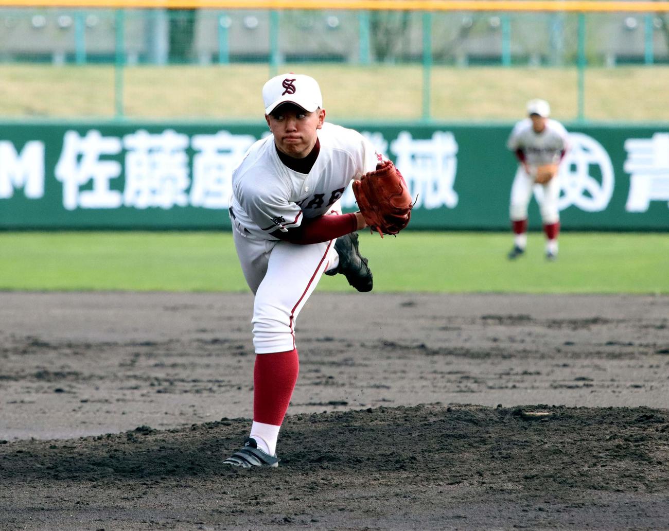 室蘭栄対鵡川　完投勝利を挙げた室蘭栄の住吉（撮影・永野高輔）
