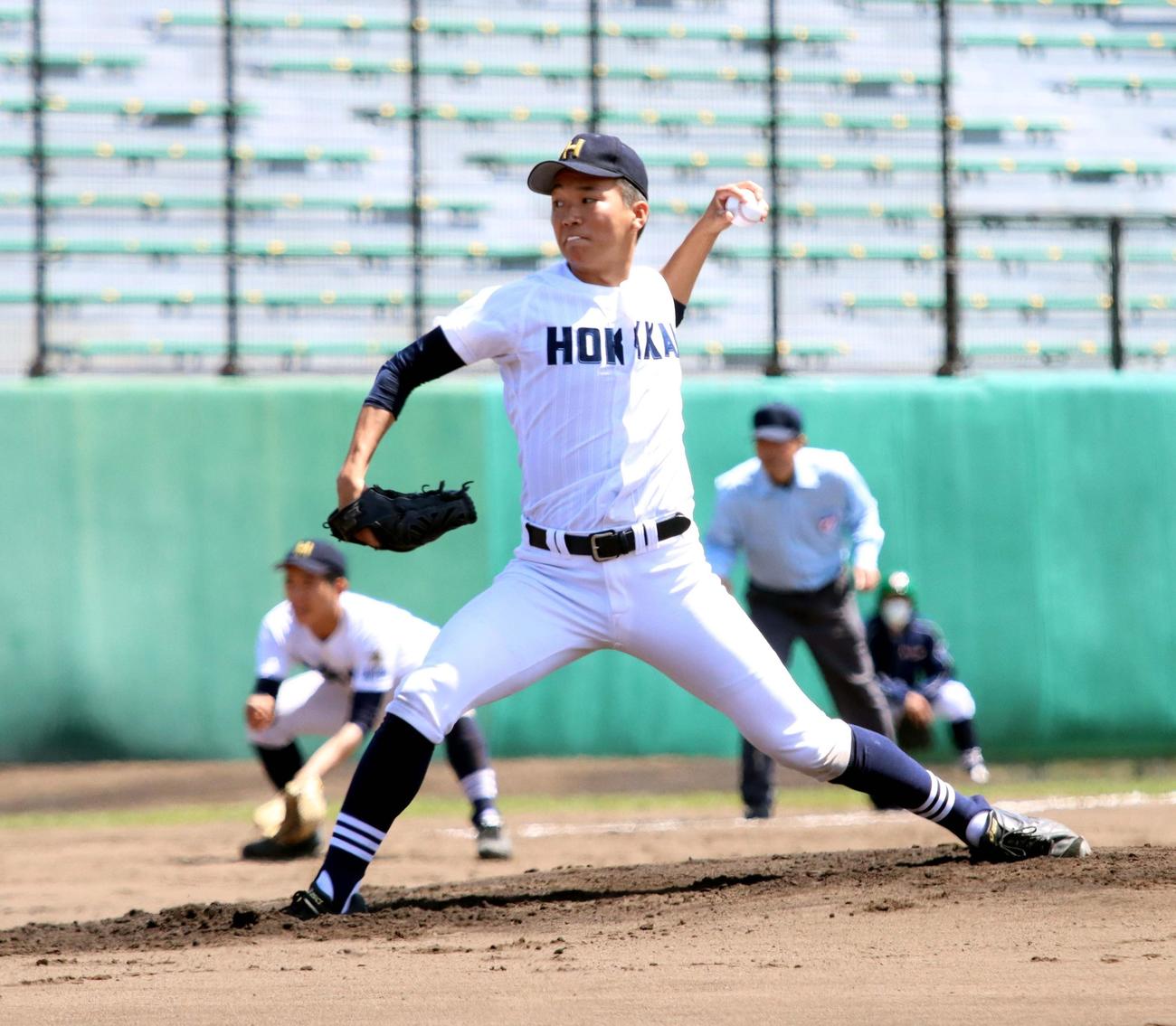 札幌大谷対北海　2試合連続で完封した北海の木村（撮影・永野高輔）