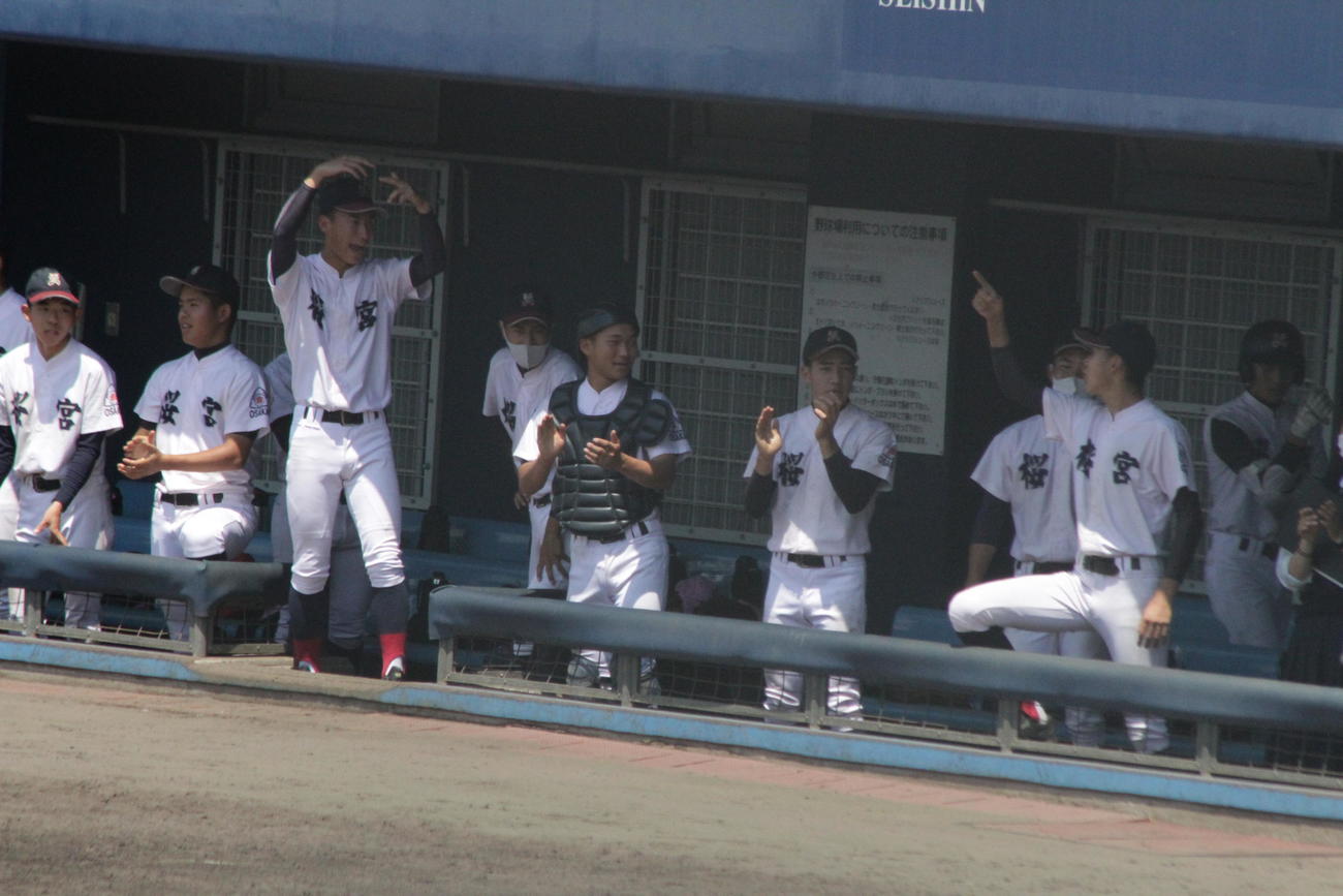 阪神矢野監督の母校、桜宮ナインは劣勢でも声を張り上げて盛り上げた