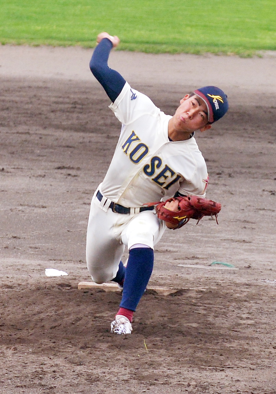 2番手で登板した八戸学院光星・横山