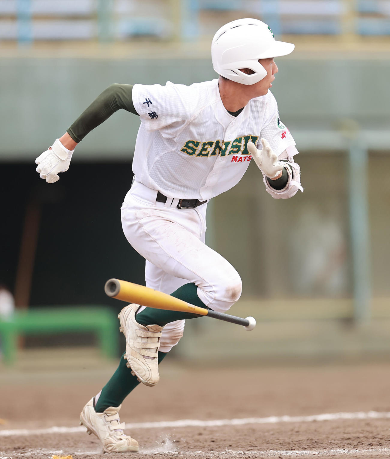 浦和学院対専大松戸　5回裏専大松戸1死一、二塁、左越え3点本塁打を放つ加藤（撮影・野上伸悟）