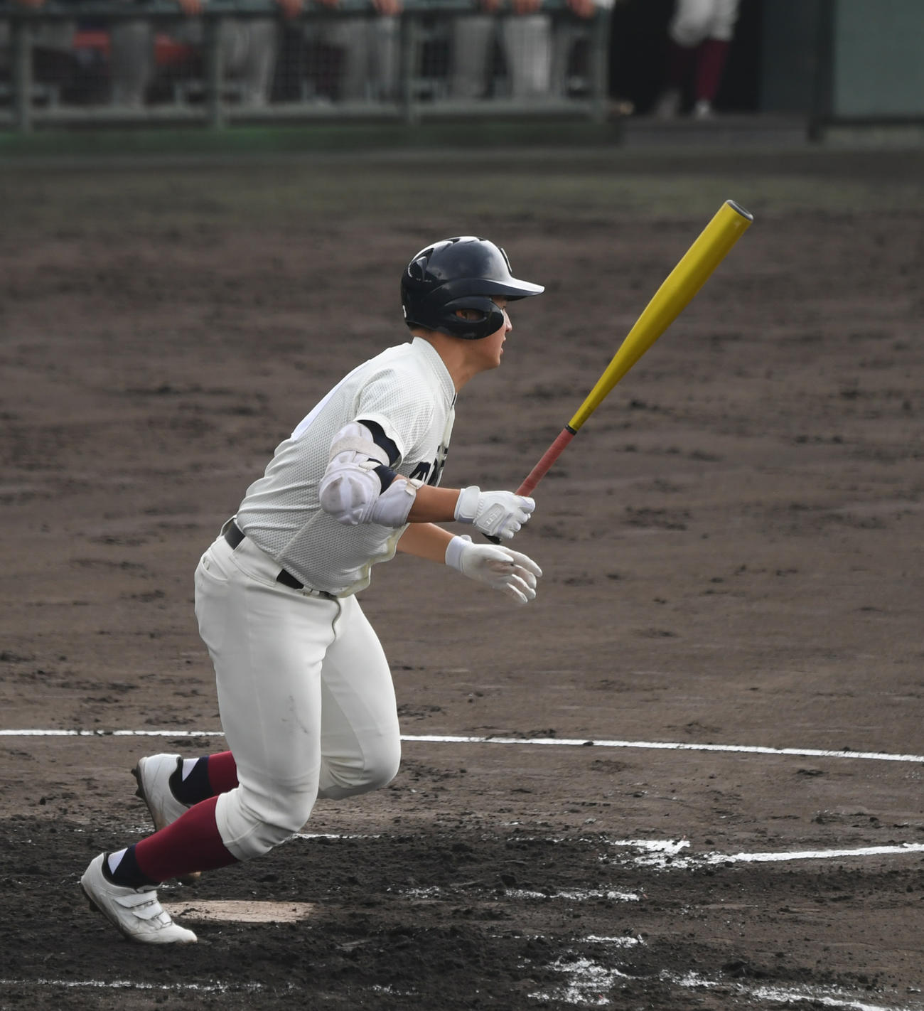 綾羽対大阪桐蔭　2回裏大阪桐蔭無死三塁、先制中前打を放つ前田（撮影・滝沢美穂子）