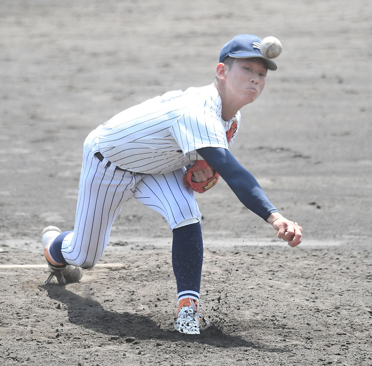 智弁学園対滋賀学園　滋賀学園先発・阿字（撮影・滝沢美穂子）