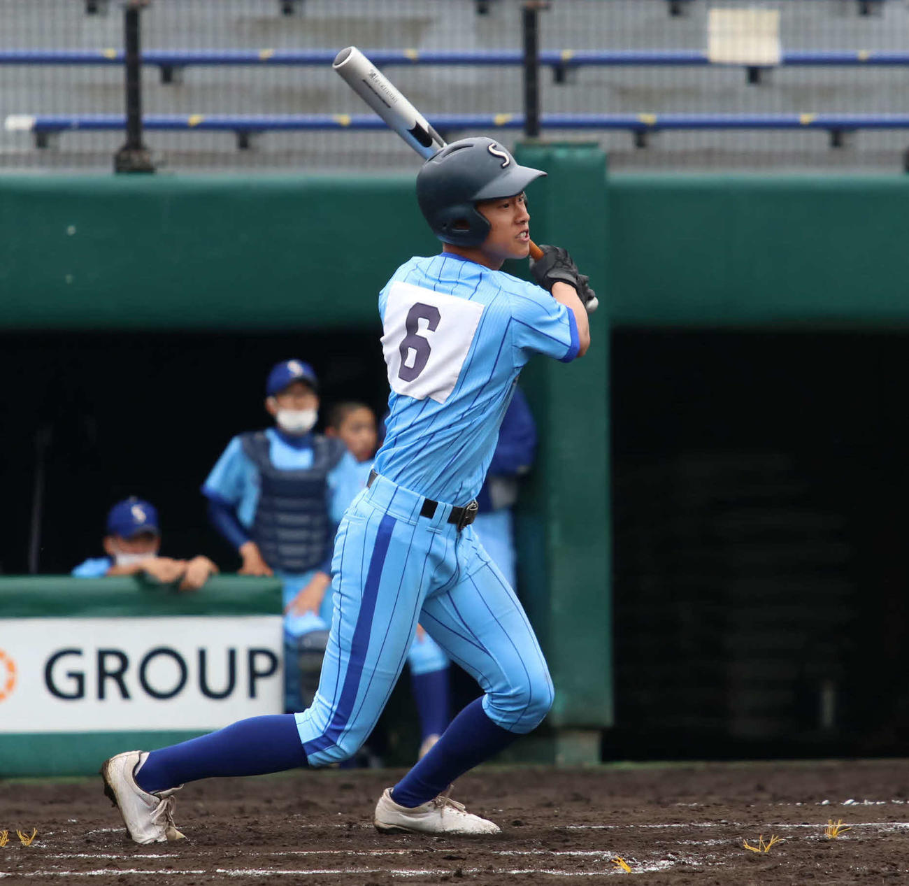 釧路北陽対札幌静修　8回裏札幌静修無死三塁、木内は右中間にランニング本塁打を放つ（撮影・山崎純一）