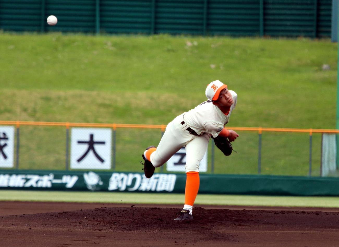 北照対北海道栄　7回6安打1失点と好投した北海道栄の浜中投手（撮影・永野高輔）