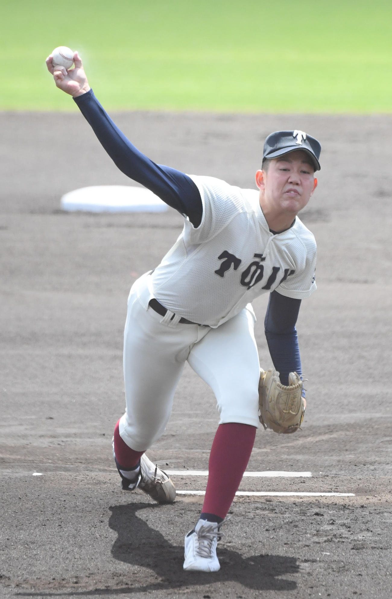 大阪桐蔭先発の川原（撮影・滝沢美穂子）