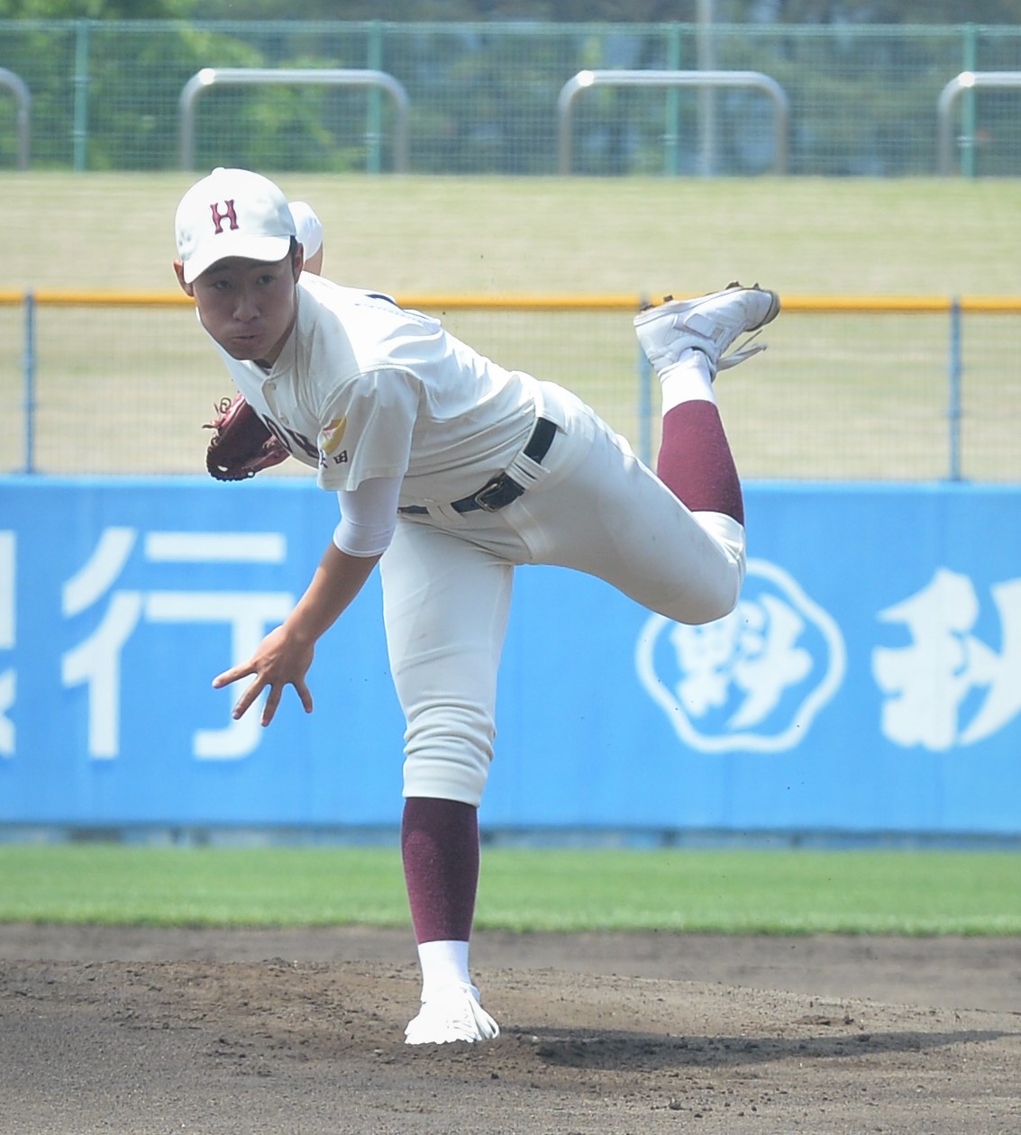 9回を2失点に抑え、ベスト4入りを決めた大館鳳鳴・木村