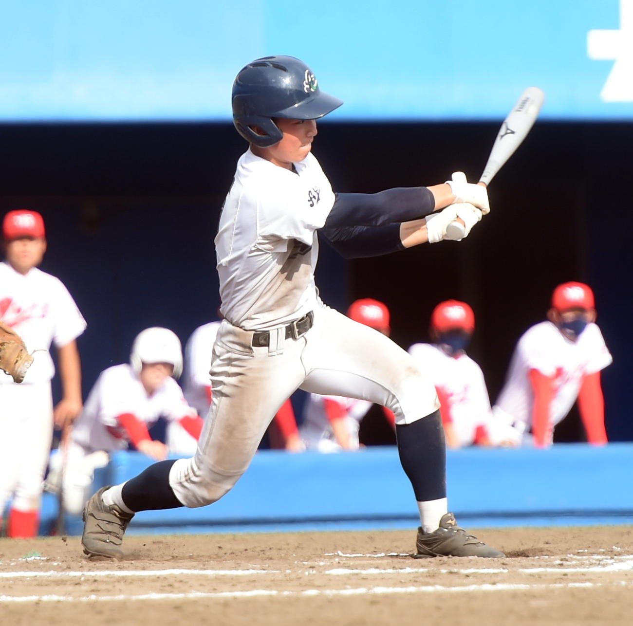 12回、勝ち越し打を放つ秋田中央・土谷