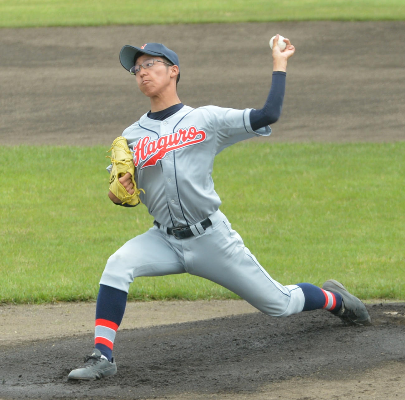 8回2死まで盛岡商打線をノーヒットに抑えた羽黒・相沢