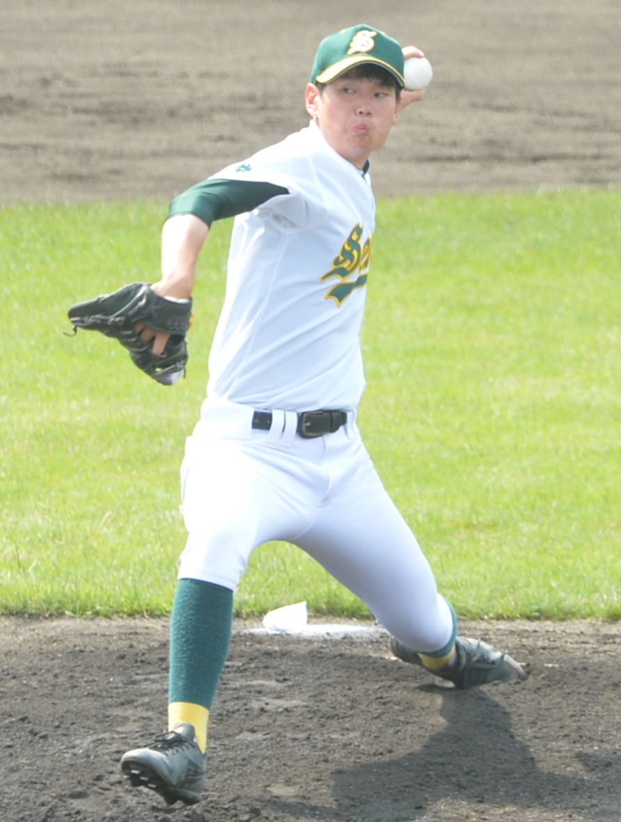 完投勝ちを収めた専大北上・佐藤