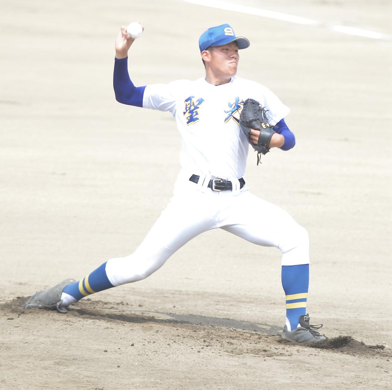 6回3安打無失点と好投した聖光学院・五十嵐